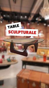 Christian nous présente une table basse au design sculptural d’après le modèle d’Isamu Noguchi, grand nom du design américano-japonais. | Affaire Conclue