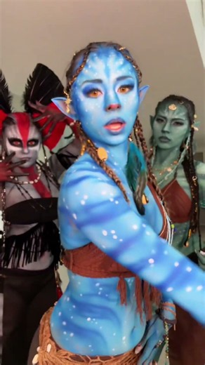 best avatar cosplay yet? 💙 @🎀Piper Rockelle🎀 @Aishah Sofey #avatar #varang #costume #cosplay #hallow