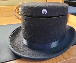 Talking Head: a Talking Hat
