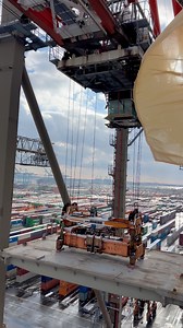 Hatch cover coming out 📣📣📣!!! Be safe out there my friends #portoperationnjny #lashersnjny #fypreelsシ゚viralシ #facebookreels #fypシ #heavyequipment #MegaShip #portlife #containercargo | Dariel Rodriguez