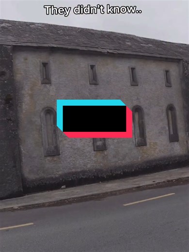 I hope you are having a nice day 😁 This building has a dark history. If you liked this video and want more on the famin Let me know in the comments. #adventure #explore #famin