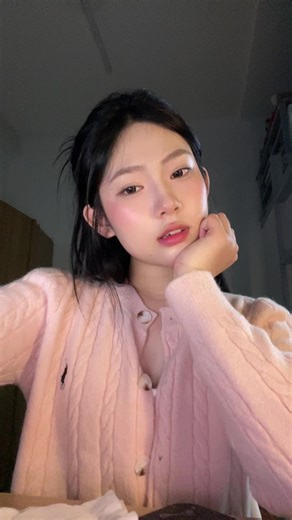 Clean Makeup Girl Tutorial: Mai Anh Luu