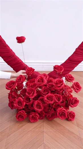 DIY Heart Arch:Our tutorial will guide you step-by-step to build a stunning red heart arch. ❤️#rose