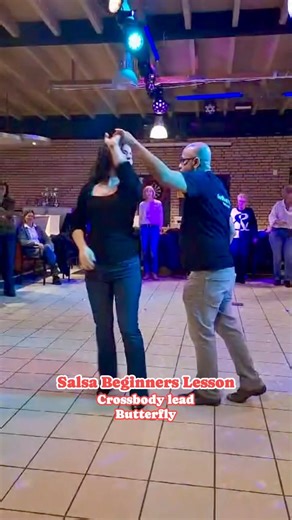 Crossbody lead and butterfly. #salsa #rotterdamzuid #rotterdam #barendrecht #dansles | Salsa Suriharold