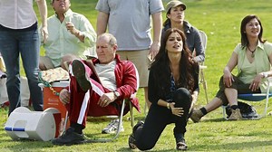 MODERN FAMILY - Season 1 Episode 1