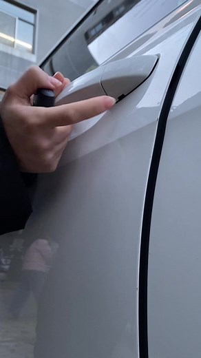 How to Open a Car Door Without a Key