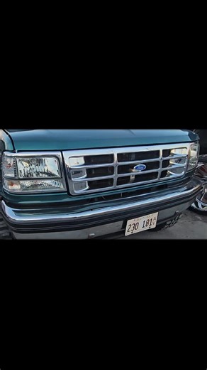 Chicago's Classic Truck Scene: Ford Broncos and More