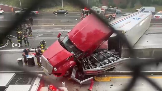 All lanes reopen after overturned tractor-trailer blocked Cross Bronx Expressway