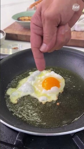 Michael Symon's Crispy Eggs 101 aka "dippy eggs" 🍳