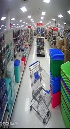 Shopping Cart Triggers Store Domino Disaster