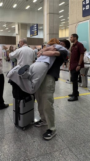 Victoria Diniz y Joice Muller: Adivina Quién Llegó