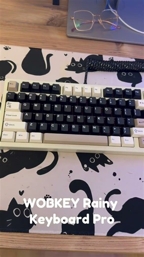 this typing sound is SO satisfying… (ASMR)