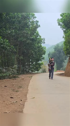 Ly Tieu Ca's Porch Makeover with New Light Bulbs