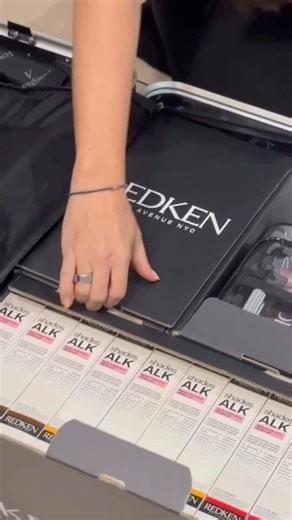 Benelux Redken Artist on Instagram: "Unboxing Shades ALK ✨ For every hairdresser who loves control, softness and results that feel just right. This is one of those who want to be curious, inspired and excited to create. If you’re new to Shades ALK, this is your sign 👀 Follow @hannahhairartist for real-life formulas, techniques and honest videos using Shades ALK. No filters, just good color work and shared knowledge. Unboxing Shades ALK ✨ Voor elke kapper die houdt van controle, zachtheid en kle