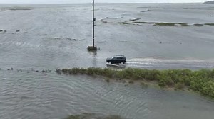 Storm Ophelia floods the US mid-Atlantic