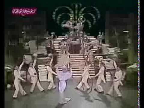 Manolo Otero y Mª José Cantudo -"DIVINA MUJER" y "TOMAR LA VIDA EN SERIO" - Revista Musical Española