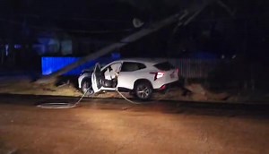COLUMBUS, Miss. (Jan. 17, 2025) — A vehicle struck a light pole on 23rd Street North near 4th Avenue North shortly before 8 p.m. Friday, knocking out power to parts of the Northside. The driver fled on foot, and the Columbus Police Department and Fire Department responded to the scene. Columbus Light and Water crews are working to restore power. | The Columbus Packet
