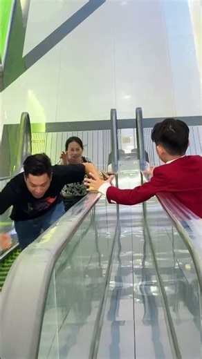 Get the phone back for the victim [KID BOSS] #kindness #hero #respect #help #good