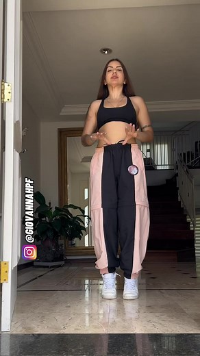 Strong female poses to rock your photoshoot ****Follow for daily modeling tips, poses and tutorials Instagram @the_spraytan_guru VIDEO NOT MY OWN – ALL CREDIT TO THE CREATOR AND MODELS #models #modelposes #modeltutorial #posetutorial #the_spraytan_guru #thespraytanguru #influencers #contentcreators #teenagers #teenagerlife #posetips #photoshoots | The Spraytan Guru