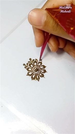 Easy Round Mandala Mehndi Design 🌸 Simple & Beautiful Henna Design for Beginners #shorts