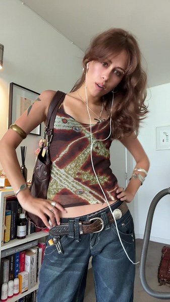 Interesting tan line