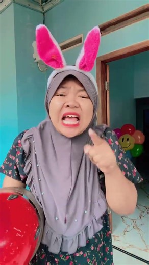 Monkey wakes up, there are millipedes #funny #trending