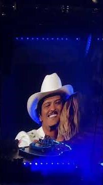 BRUNO MARS JOINS KAROL G ONSTAGE AT SOFI STADIUM FOR FIRST LIVE PERFORMANCE ‪@KarolG‬ ‪@brunomars‬