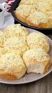 Super soft, fluffy, and cheesy Pan de Siosa | Kawaling Pinoy Recipe Blog