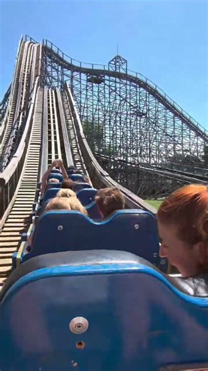 Lets ride Predator at Six Flags Darien Lake 🇺🇸 #raybanmeta #shorts #viral