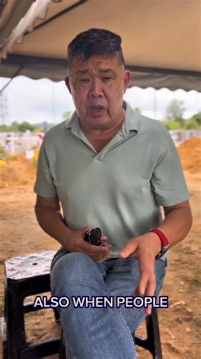 THANKS TO ALL MALAYSIANS. Baby no longer need to be kept in the mortuary in coldness. We put a little warmth onto the baby and I see her parents wept, I immediately knew we did a great thing for them. I am old and I hope someone will continue this way of help. This is the way we help those who need us. In their desperate time, we stood next to them and ease their ways. May God bless everyone who has donated and give the baby a proper burial attended by his family members There was earlier a fune