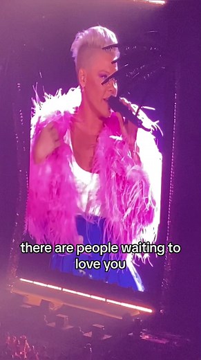 Pink says to avoid Jason Aldean vibes. #pink #pinksummercarnivaltour #pinksummercarnival #jasonaldean