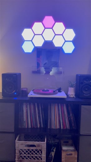 Entropy - Case Study 01 - Daniel Caesar magenta swirl vinyl secondtrack