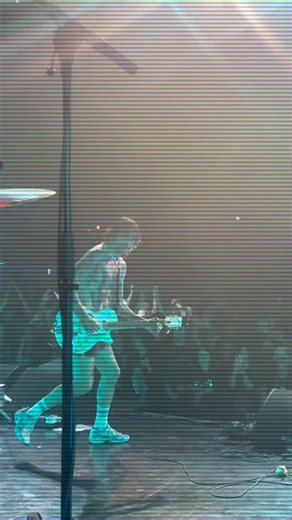 You, of course, know Milan as the fashion capital of the world. But it also hosts Da Vinci's The Last Supper, La Scala, il Duomo and Inter and AC Milan. But, perhaps more importantly, it is home to some of the most amazing Darkness enthusiasts in the world. Regard them, in their pomp, in this visual treat. Un saluto, Milano!! #thedarkness #thedarknesslive #dreamsontoast #dreamsontoasttour #livemusic #thelongestkiss | The Darkness