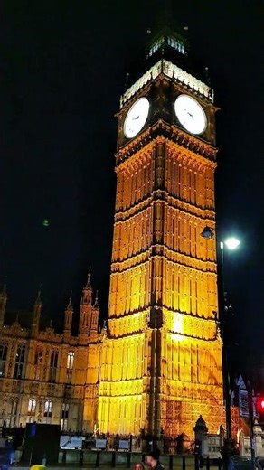 UK Landmarks, The Houses of Parliament and Big Ben, Westminster, London!