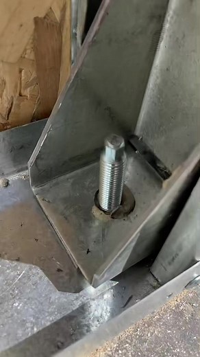 Anclaje químico y varilla roscada en construcción