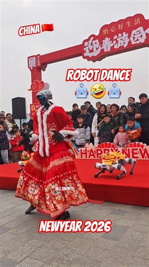 Robot dance..no no 🤣🤖 #youtubeshorts #robot #dance #tech #china #newyear #viralvideo
