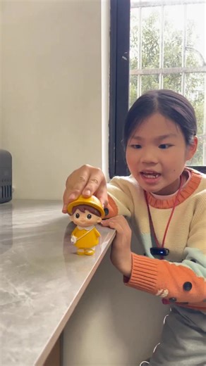 Yutian on Instagram‎: "Fall Over vs Fall Off vs Fall Down #ESL #TEFL #TESOL #Vocabulary #Grammar #EnglishTeacher #IELTS #TOEFL #DailyEnglish #PhrasalVerb #英文学习 #learnenglishindia #learnenglish #belajarbahasainggris #ingles #learnenglishpk #learnenglishbd #английский #英語を習う #họcTiếngAnh #englishteacherph #ingilizce #เรียนภาษาอังกฤษ #انجليزي #englischlernen #apprendreanglais #inglese #영어공부 #learnenglishng"‎