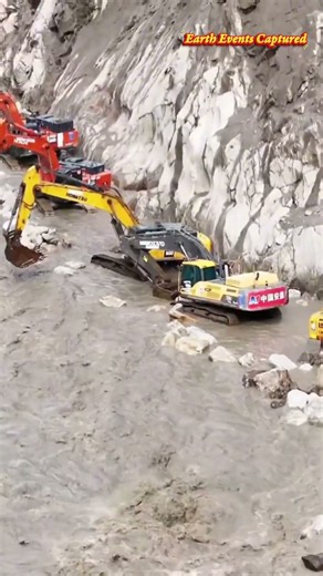 👷 The incredible massive scale of the border disaster cleanup! #disasterresponse #excavatoroperator