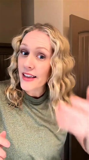TYMO ROVY's intuitive design makes curling your hair a breeze, saving you time and effort.🌊🧜 | TYMO Beauty