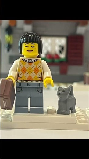 Minifigure Mania!: Tourist (LEGO Icons 10325 - Alpine Lodge)