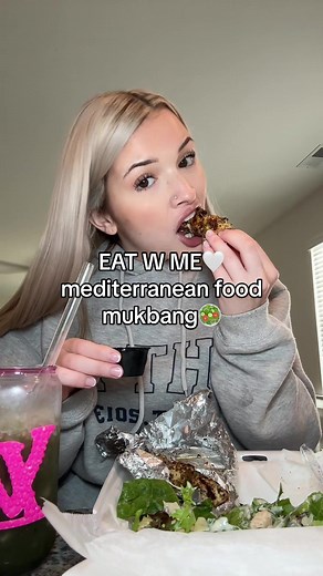 Delicious Mediterranean Food Mukbang with Bloom Nutrition | Eat with Me