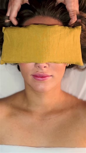 ZenHeads Massage Studio on Instagram: "1 min of scalp massage sounds to help you fall asleep 😴 Lavender flax seed eye pillow from @willowandravenco #asmr #hairbrushing #relax #tingles #hairplay #asmrrealperson #asmrmassage #asmrhairplay"