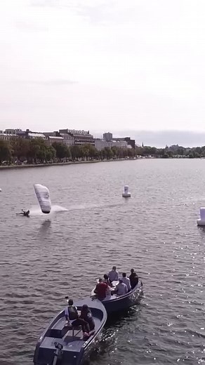 Carving in from the left 😲 #Swoop #Freestyle #SwoopFreestyle #AirSports #Skydiving #FYP #Parachute