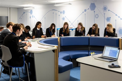 Nigel Farage heads to Scotland - and ramps up the rhetoric | The Steamie Politics Podcast