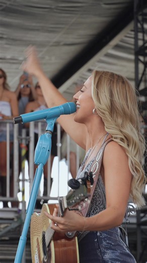 Crossing Lines Makes X’s — Ashley Cooke Country Reel