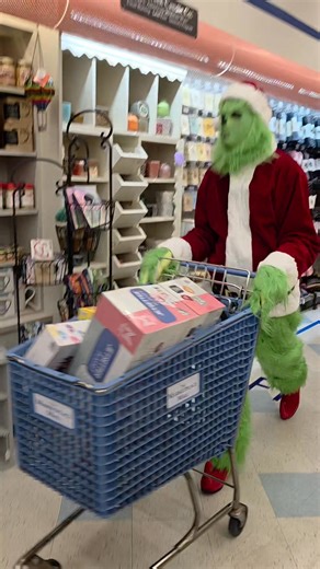 Grinch stealing the presents | Marketplace Mall