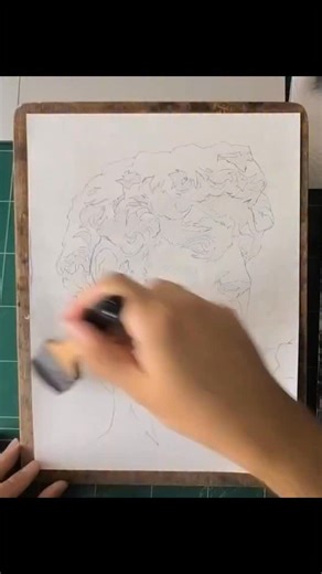 Liron Yanconsky on Instagram: "How to paint a loose watercolor portrait 🎨 Watercolor is my medium of choice because of how it rewards speed, looseness and instinct. And in this painting demo I’m showing you how I approach painting a loose portrait. The colors don’t matter, the exact shapes and values don’t matter. What matters is your instinct and intuition. Technique comes with time, but your instinct was always there, and it’s the one stable thing you can always rely on. #watercolor #watercol