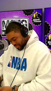 Does Mac N Cheese belong at Thanksgiving dinner🤔🧀 | Mojo In The Morning