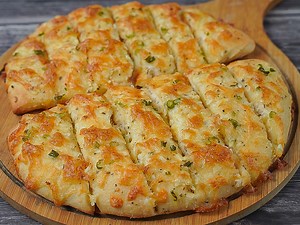 471K views · 4.4K reactions | Garlic Bread Recipe | Garlic Cheese Bread | Yummy Recipes | Facebook