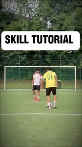 Aprende esta JUGADA épica de fútbol callejero 🔥⚽️ #futbol #soccer #soccerskills #jugadasdefutbol #futsal #futsalskills #skills | Giva Tutoriales